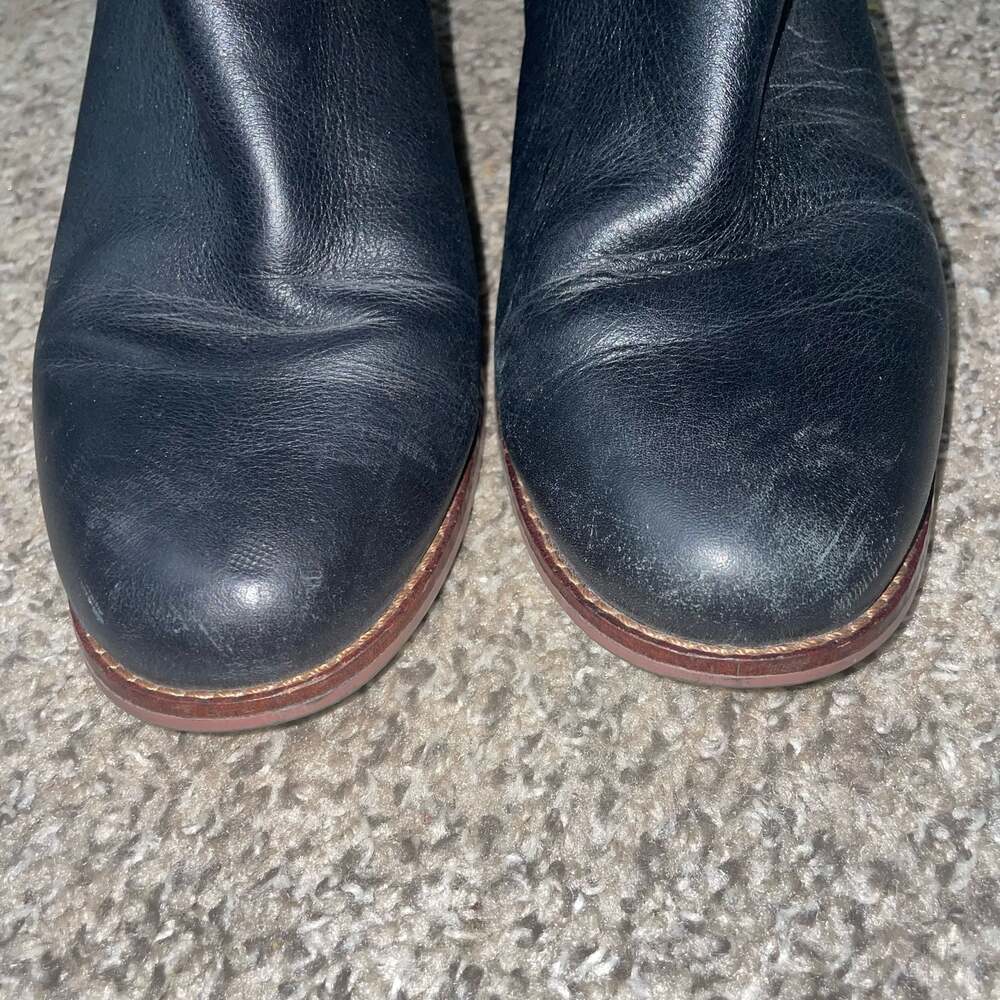 TOMS Leila Black Full Grain Leather Ankle Booties with Rear Tassel Zip Size W7 - Picture 3 of 7